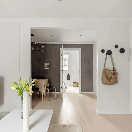 Loft Apartment *